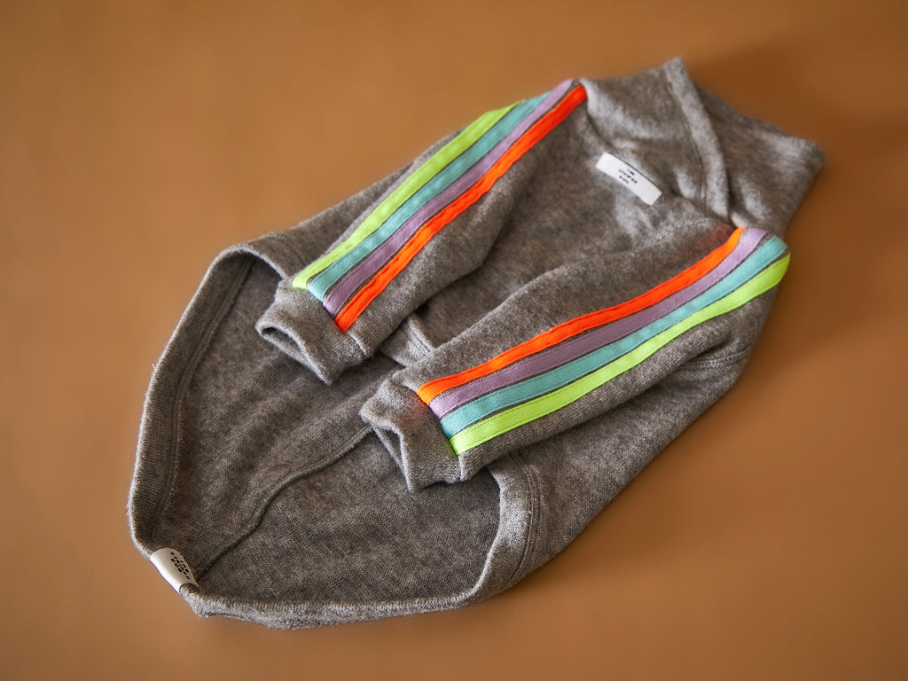 Grey lightweight sweater for dogs